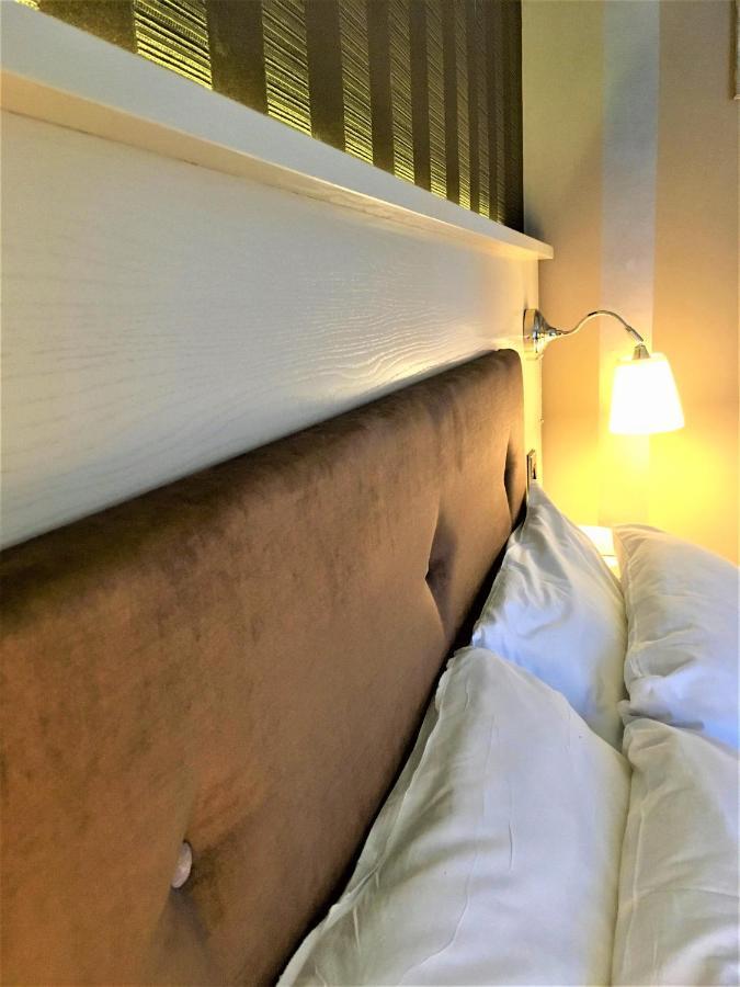 Astley Bank Hotel Darwen Esterno foto