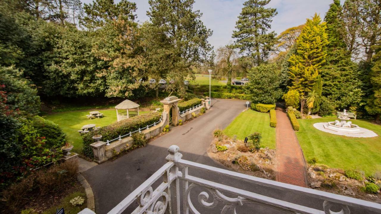Astley Bank Hotel Darwen Esterno foto